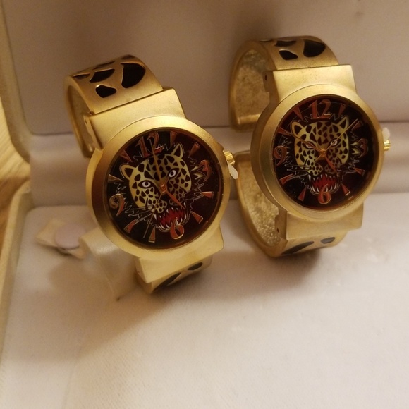 Jaguar/ Cheetah Watch - Picture 3 of 3